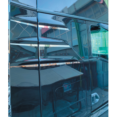 MAN TGX 21+ BANDES DÉCORATIVES CÔTÉ CABINE CHROMÉES