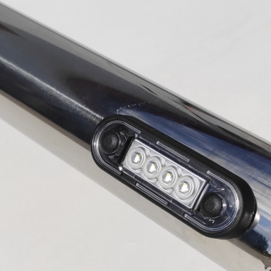 VOLVO FH4 FH5 NIERDZEWNE ORUROWANIE BOCZNE Z OTWORAMI POD LED