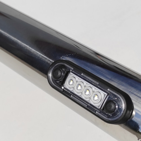 VOLVO FH4 FH5 NIERDZEWNE ORUROWANIE BOCZNE Z OTWORAMI POD LED