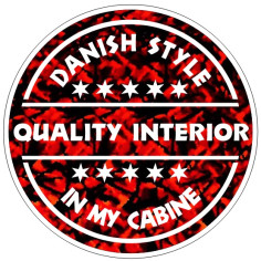 FÖNSTERKLISTERMÄRKE "DANISH STYLE IN MY CABINE" RÖD 10CM 2