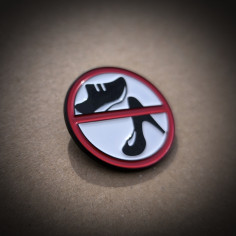 PIN "BOTY PŘEŠKRTNUTÉ" 2