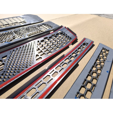 SCANIA NEXT GEN V8 S GRILL DECOR IN ACCIAIO CROMATO MODELLO SENZA ALOGENI