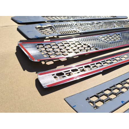 SCANIA NEXT GEN V8 S GRILL DECOR RVS CHROOM HALOGEENVRIJ MODEL