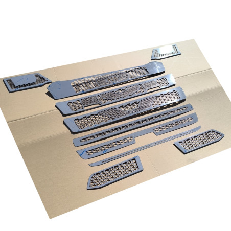 SCANIA NEXT GEN V8 S GRILL STAINLESS CHROME DECOR (VERSION WITH LAMPS)