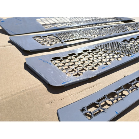 SCANIA NEXT GEN V8 S GRILL STAINLESS CHROME DECOR (VERSION WITH LAMPS)