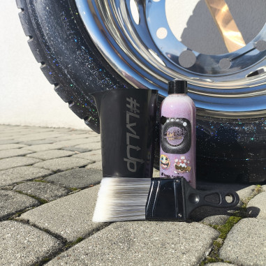 LvLUp TIRESHINE ČERVENÉ TŘPYTŘICÍ PŘÍPRAVEK NA PÉČI O PNEUMATIK 250ML