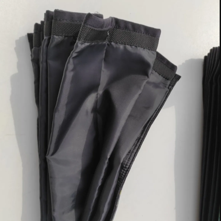 ENSEMBLE DANOIS : RIDEAUX EN PELUCHE VERTE + ROULEAUX DE PAIN + OREILLER + DÉS