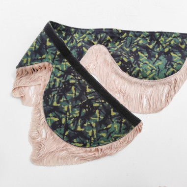 DEENSE SET: GROENE PLUCHE GORDIJNEN + ROLLEN + KUSSEN + DOBBELSTENEN