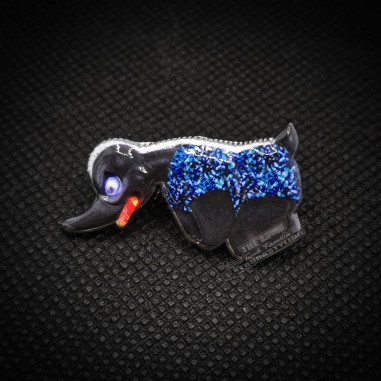 ODZNAČKA "ANGRY DUCK" MODRÁ PLYŠOVÁ DÁNSKÁ