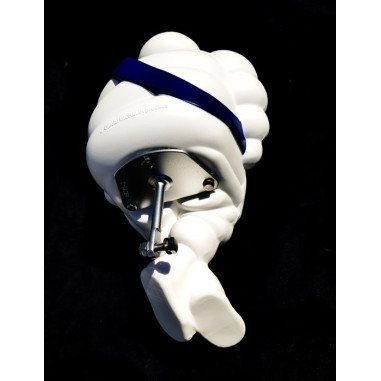 MEGVILÁGÍTOTT EMBER FIGURA FOGANTYÚVAL KÖZEPES 29CM