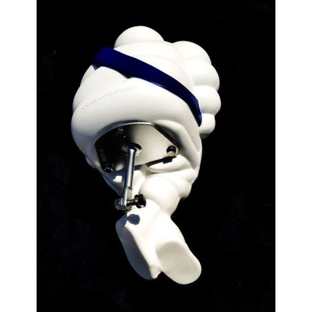 STATUETTA UOMO ILLUMINATO CON MANICO MEDIO 29 CM