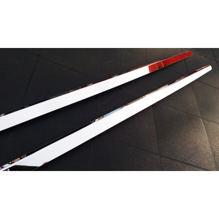 SCANIA 4 R BANDA CROMADA EN RELIEVE BAJO EL PARABRISAS